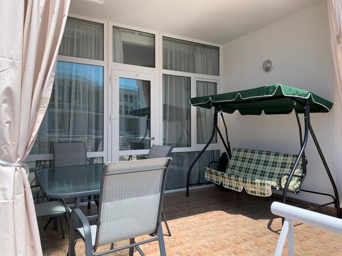 Town-house Golden Bugaz Appartement Karolino-Buhaz Buitenkant foto