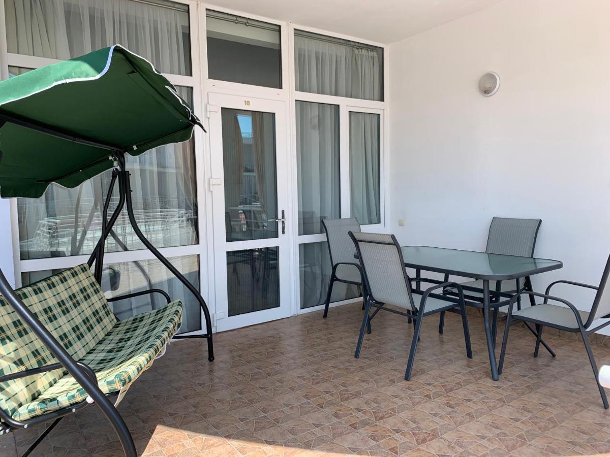 Town-house Golden Bugaz Appartement Karolino-Buhaz Buitenkant foto